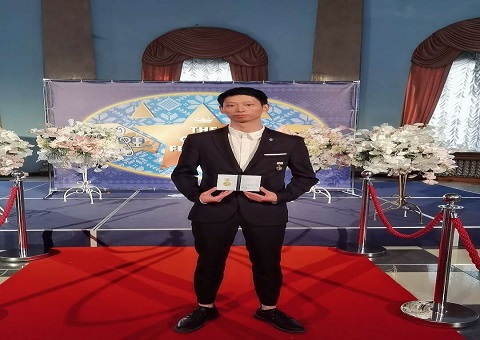 環(huán)歐教育公司負(fù)責(zé)人獲得烏克蘭榮譽(yù)藝術(shù)家勛章